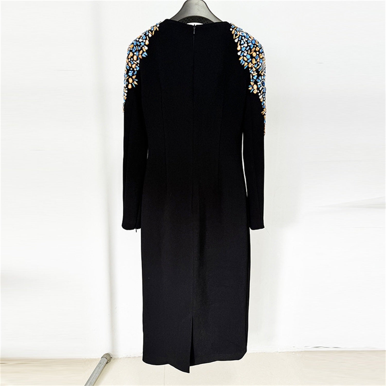 Elegant Sheath Midi Dress with Crystal Embellishments for Banquets