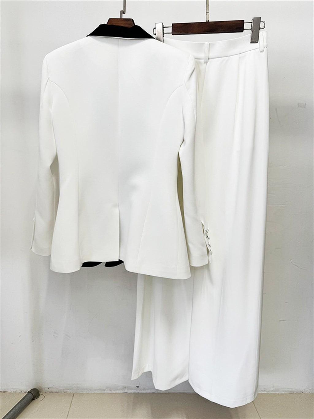 Platlogy Elegant Floral Decor Lapel Blazer Wide Leg Pant Two Piece Women Suit Set