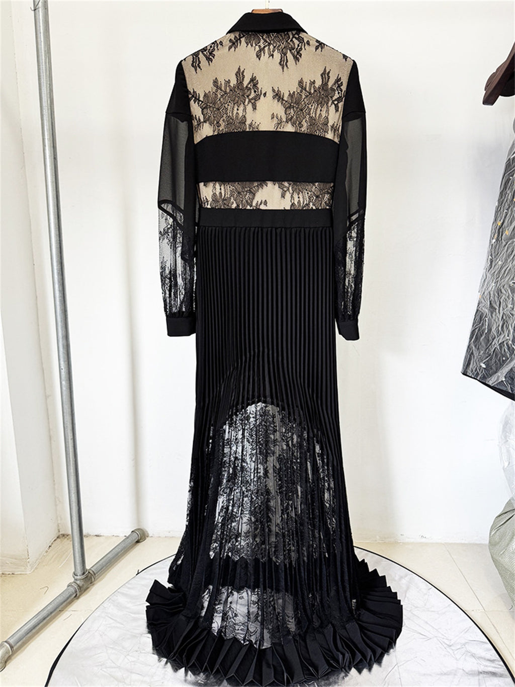 Platlogy Black Lace Patchwork Maxi Dress Bow Collar Long Sleeve Pleated Formal Evening Party Long Dresses