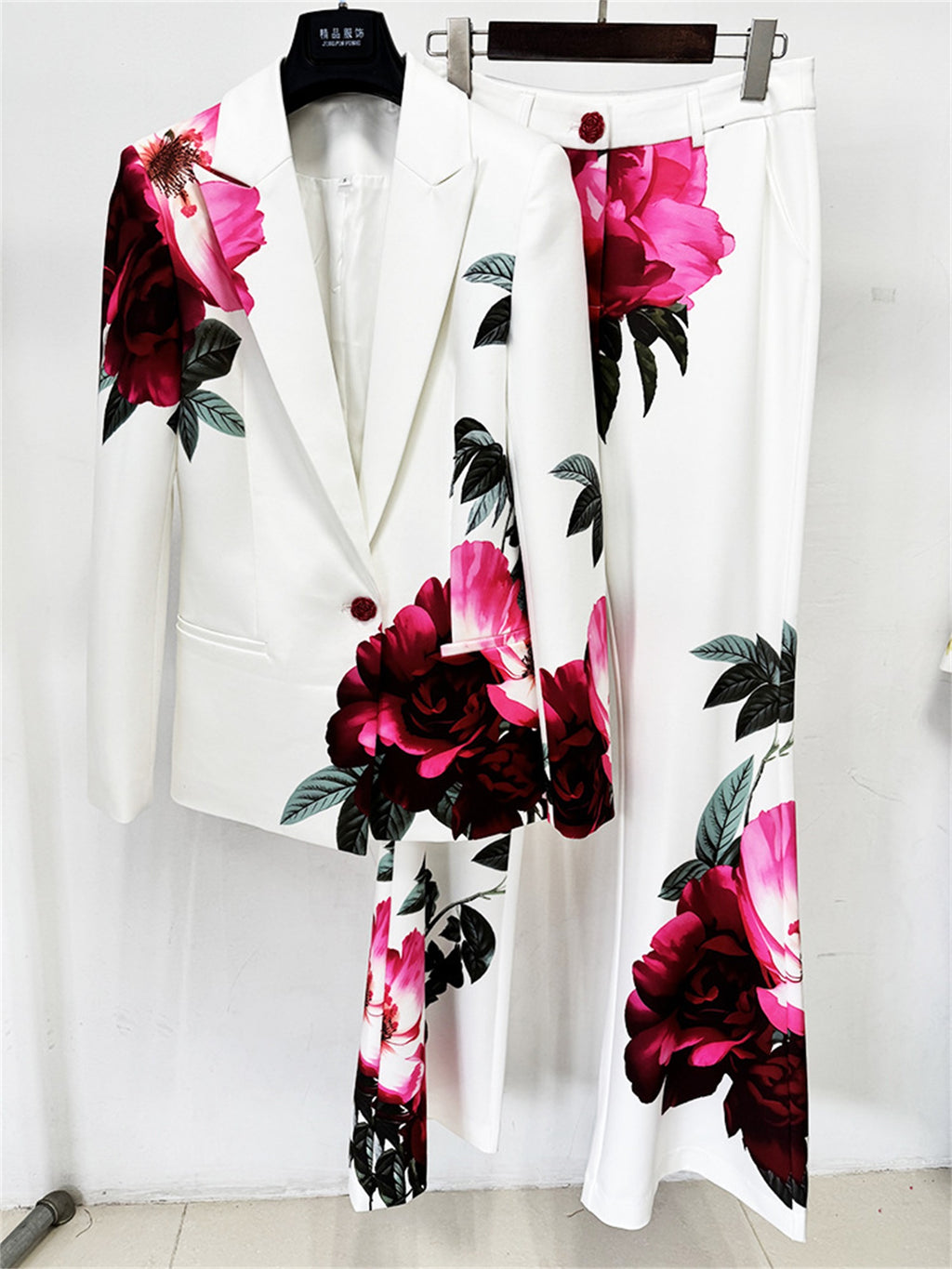 Platlogy Elegant Big Rose Print White Two Piece Women Suit Blazer and Long Pants Set for Formal Business Party Occasions