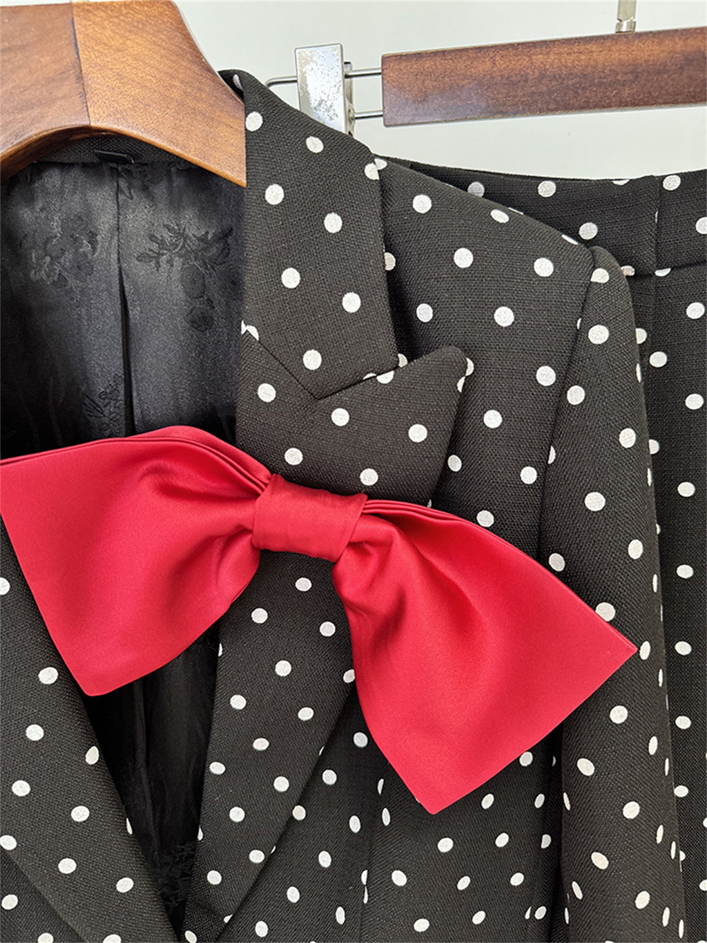Platlogy Women White Polka Dot Suit Set With Red Bow Blazer And Straight Trousers 2 Piece Outfit For Work Party Daily Wear