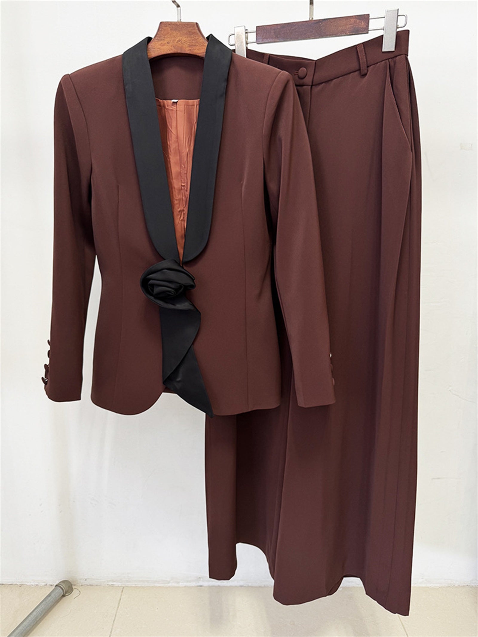 Platlogy Elegant Floral Decor Lapel Blazer Wide Leg Pant Two Piece Women Suit Set