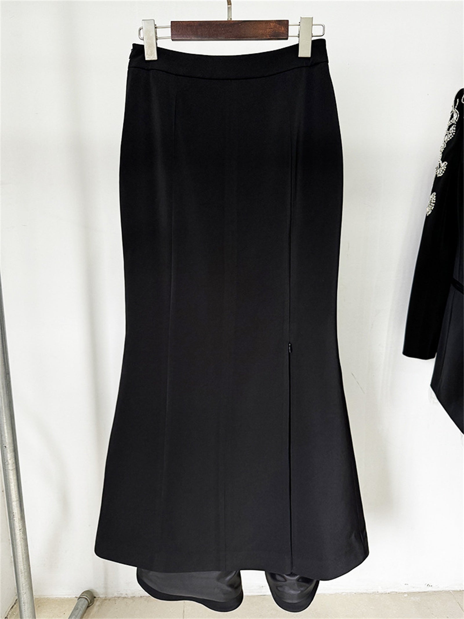 Platlogy Elegant Black Mermaid Midi Skirt Formal Split Bodycon Skirt For Business Party Occasions