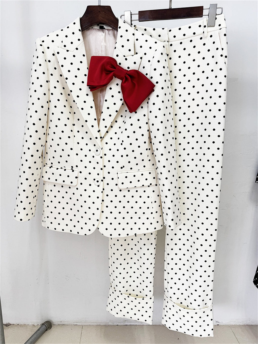 Platlogy Women White Polka Dot Suit Set With Red Bow Blazer And Straight Trousers 2 Piece Outfit For Work Party Daily Wear