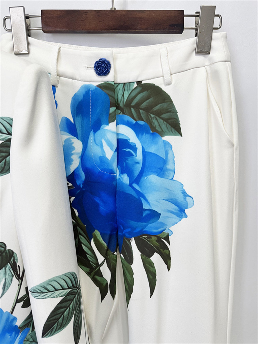 Platlogy Elegant Big Rose Print White Two Piece Women Suit Blazer and Long Pants Set for Formal Business Party Occasions
