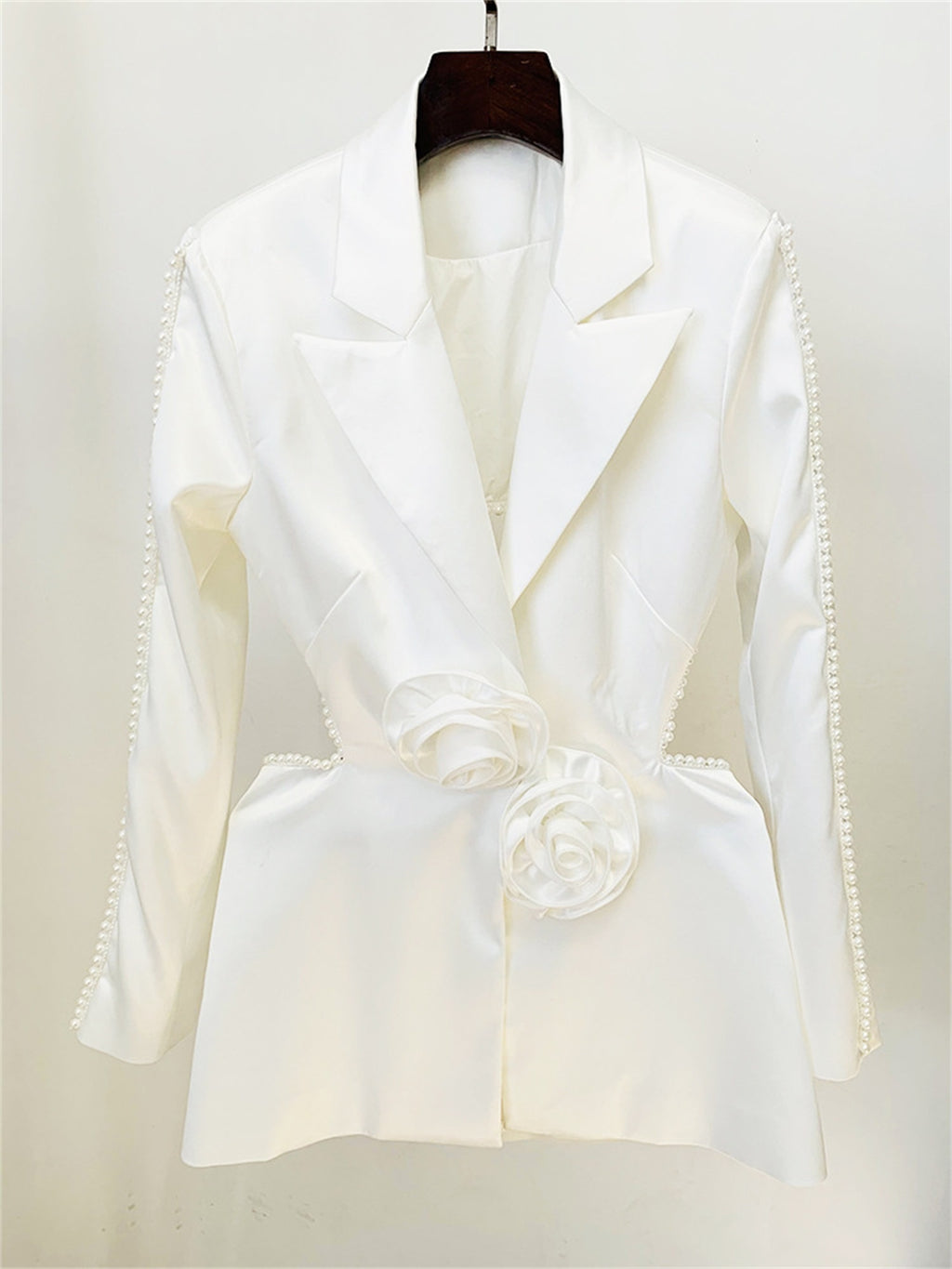 Platlogy Women's 2 Pieces Blazer Pants Suit Sets Hollow Out Flowers Appliques Pearls Beaded Wedding Party Outfits