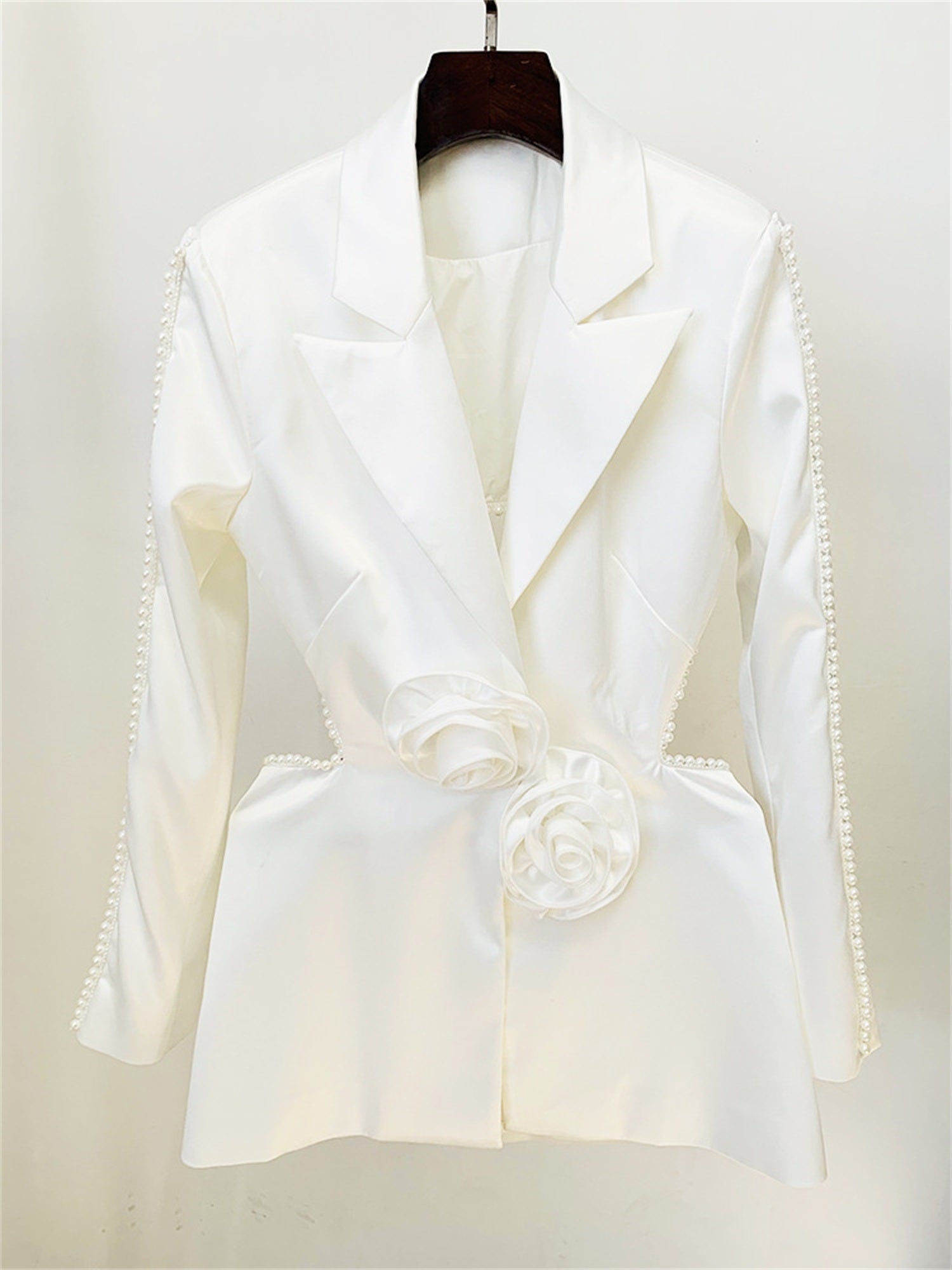 Platlogy Women's 2 Pieces Blazer Pants Suit Sets Hollow Out Flowers Appliques Pearls Beaded Wedding Party Outfits